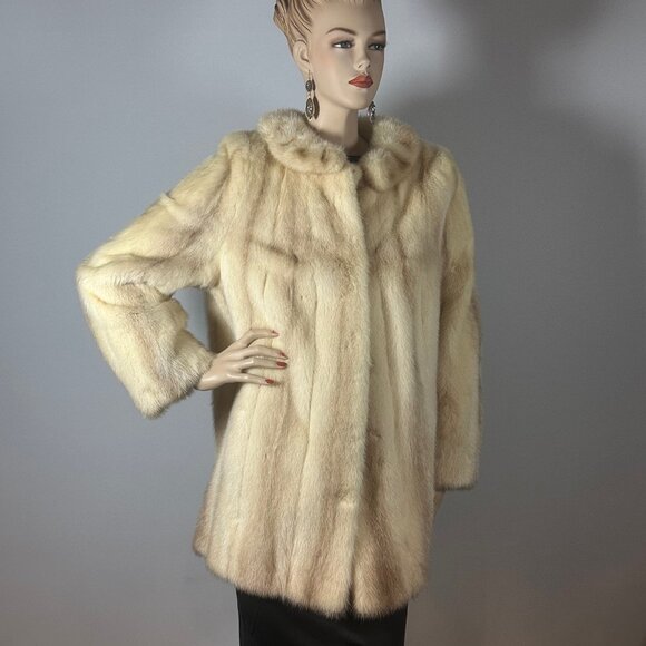 Vintage Tourmaline Mink Jacket – Elegant Cream Hue - Picture 3 of 4
